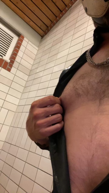 machobulle2  13-08-2021 Recorded Video Topless